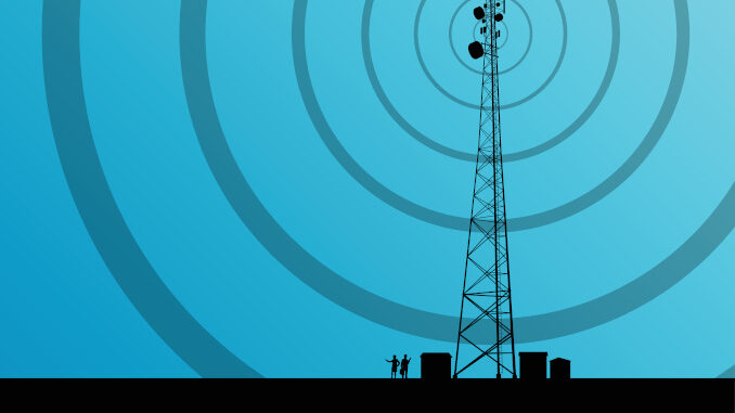 Telecommunications mobile phone base station radio tower with en